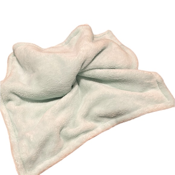 Blankets & Beyond Baby Elephant Swaddle Bag & Cloth, Hook & Loop Close, 0-3 Mo. - Picture 6 of 7